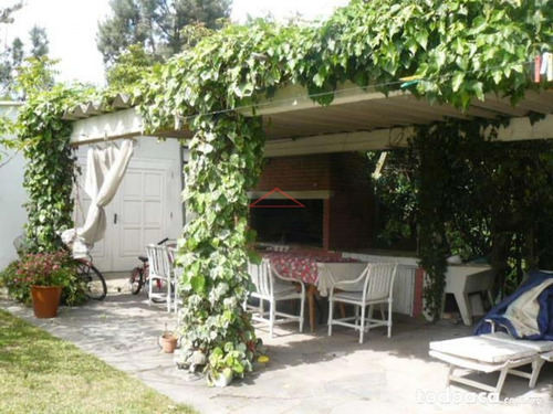 Casa En Pinares, 4 Dormitorios *- Ref: 3284