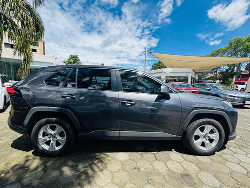 Toyota RAV4 2.5 Le At