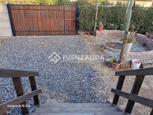 Casa En Venta De 3 Dorm. En El Tabo