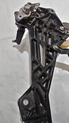 Soporte Apoya Pie Pedal Freno Dominar 400 Ug Original
