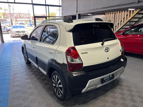 Toyota Etios 1.5 Cross