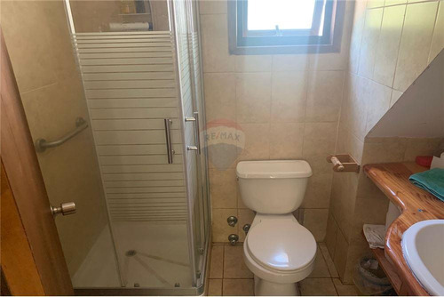Imagen 8 de 22 de Casa De 2 Pisos Con Parcela Y Piscina En Pucon