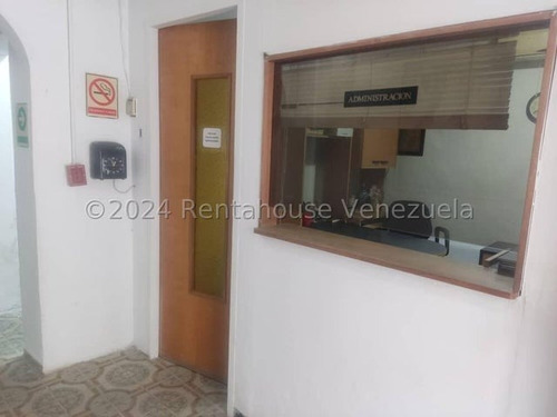 Casa Comercial En Venta En Los Rosales