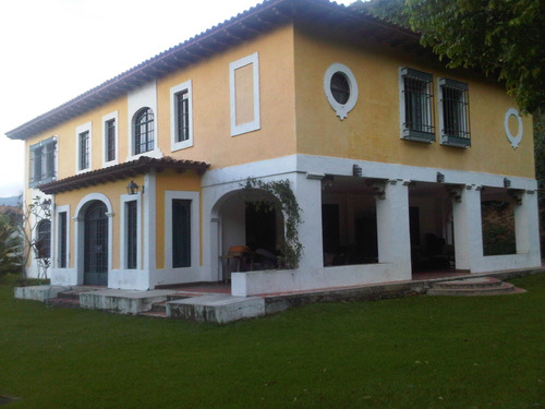 Vendo Casa En Colinas Del Tamanaco, 1100 M2, 7 Hab. / 7baños/ 12 Ptos.