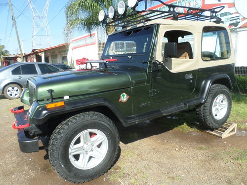 Imagen 1 de 10 de Jeep Sahara 1995 Toldo Duro 6 Cil 4x4 Estandart Muy Bueno
