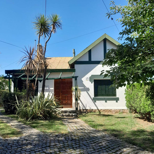 Se Vende Casa En Pleno Centro De La Cumbre. Apto Comercial