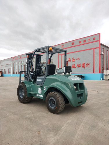 Autoelevador Todoterreno Brumby 3,5 Tn - Diesel Xinchai