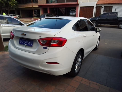 Chevrolet Cruze II 1.4 Sedan Lt