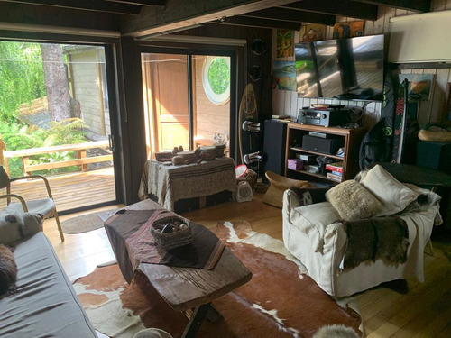 Casa En Venta De 8 Dorm. En Panguipulli