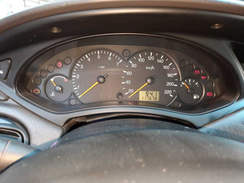 Ford Focus 1.6 Ambiente Mp3 2008