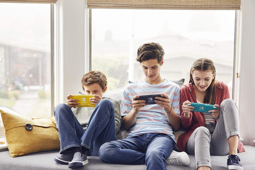 Consola De Juegos Nintendo Switch Lite Amarilla
