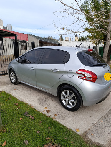 Peugeot 208 1.5 Allure Touchscreen