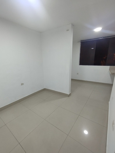Departamento En San Borja, Mini Departamento En San Borja, Departamentos En San Borja, En Avenida Rosa Toro Cuadra 9 Cruce Con Canadá Cuadra 35, Excelente Zona Comercial Todo A La Mano
