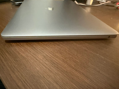 Apple Macbook Pro A2289 (2020) I5 1.4ghz - 8 Gb Ram - 256ssd Gris (Usado)