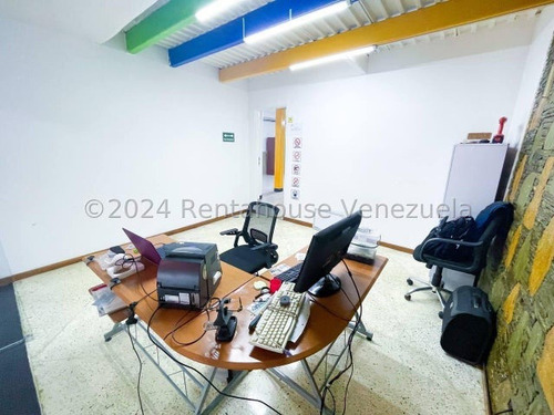 Casa Comercial En Alquiler Chuao Mls #24-21398 Bm
