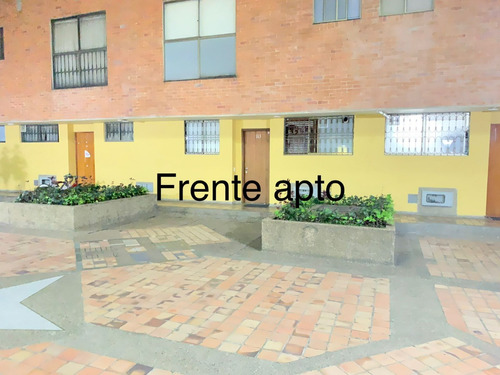 Apartamento Duplex. Primer Piso, Excelente Iluminacion, Excelente Estado.