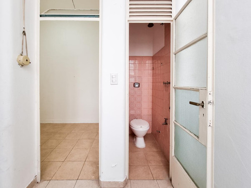 Departamento 4 Ambientes En Barrio Norte. 2 Baños Y Toilette. Contrafrente