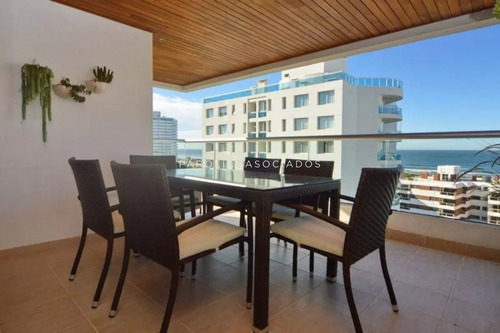 Apartamento En Venta En Icon Brava Tower, Punta Del Este.