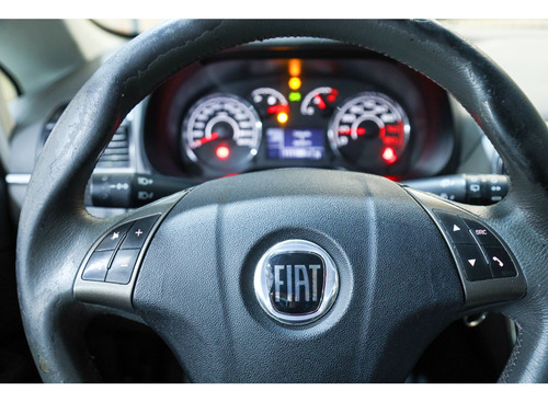 Fiat Punto 1.8 ESSENCE 16V FLEX 4P AUTOMATIZADO