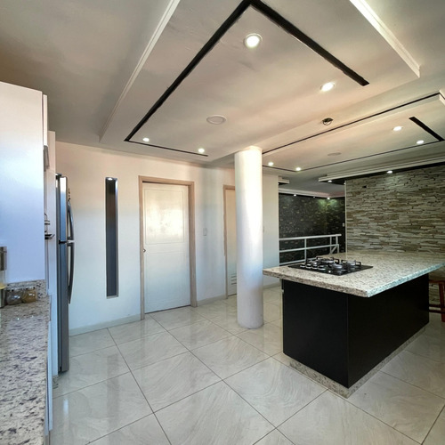En Venta Pent-house Duplex En El Conjunto Resd. Valle Topacio, Municipio San Diego Estado Carabobo / Venezuela Emer.