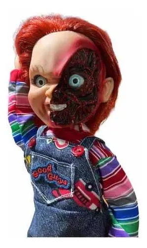 Muñeco Chucky Con Luz Y Sonido Cara Quemada Multicolor