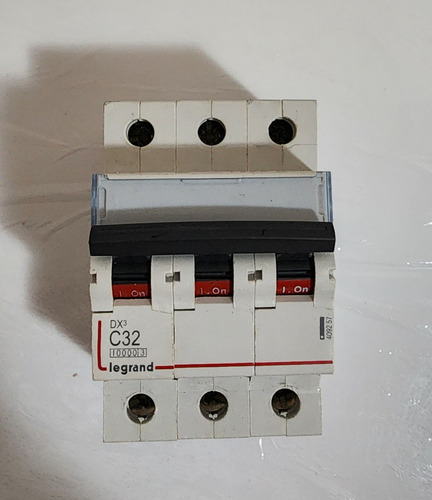 Interruptor Automatico 3p 32a 15ka Curva C Legrand 409257