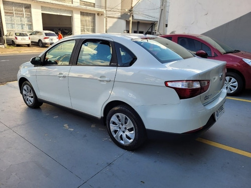 Imagem 3 de 9 de Fiat Grand Siena 1.4 Attractive 8v Manual Flex