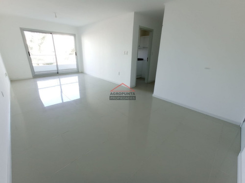 Apartamento En Zona Brava * 3 Dormitorios- Ref: 5358