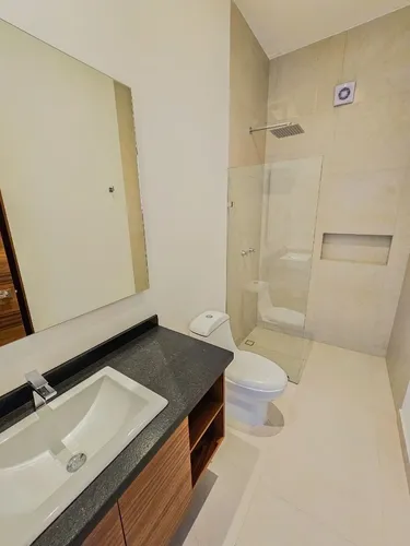 Casa · 5 Recámaras · Alberca · Roof Garden · Aqua Residencial · Huayacan