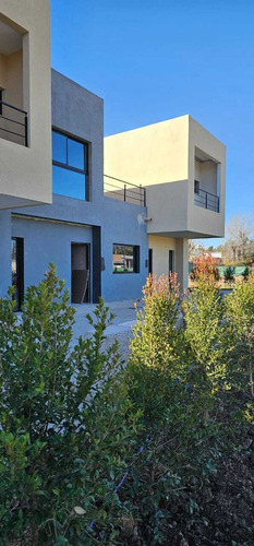 Casa En Venta En Spring Park, Pilar, G.b.a. Zona Norte