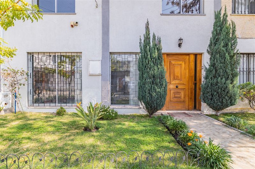 Casa En Venta De 3 Dorm Con Dpto Independiente. Las Condes
