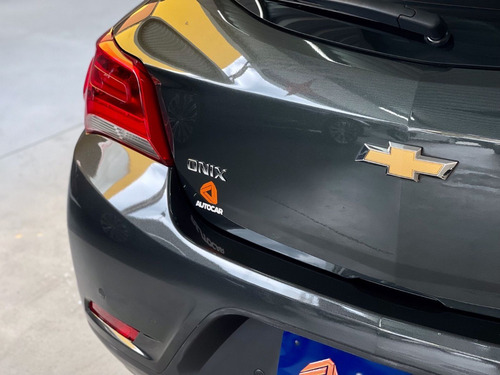 Imagem 7 de 18 de Chevrolet Onix 1.4 Mt Ltz 2019