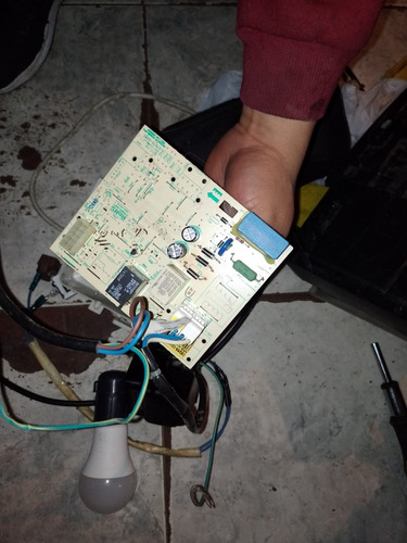 Imagen 8 de 10 de Servicio Técnico De Heladeras , Carga De Gas , Reparacion