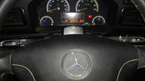 Imagem 4 de 7 de Mercedez Acello 1016