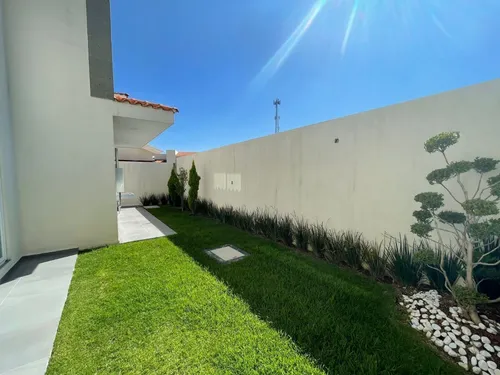 Casa En Venta En Gran Quinta Por La Uvm