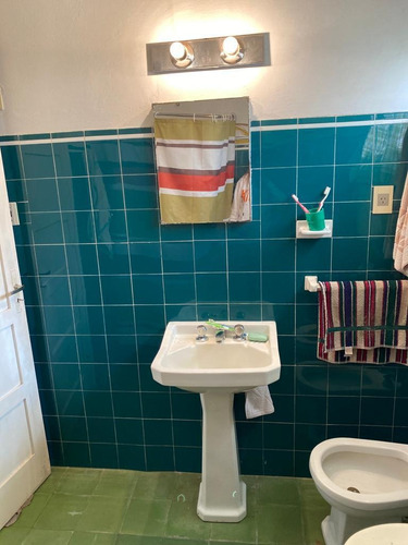 Casa De 4 Dormitorios Y 2 Baños