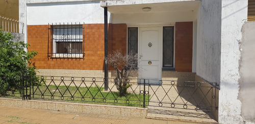 Imagen 1 de 9 de Venta Casa 3 Amb. Apto Crédito