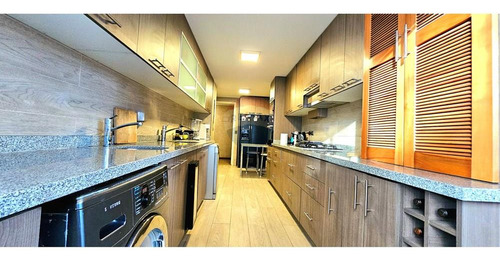 4 Dormitorios Amplios Y Renovado. Departamento