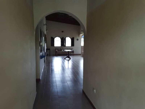 Estupenda Casa Estilo Colonial, Con Mas De 3 Hectareas De Terreno, Pozo Propio, Planta Electrica, Con Maravillosas Areas De Recreacion, Caney, Piscina, Patio De Bolas Criolla, Parque Infantil, Cancha