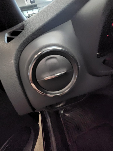 Imagen 7 de 17 de Renault Logan Ph2 Life 1.6 (jir)