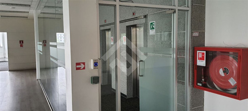 Oficina En Arriendo Con Financiamiento Para Habilitar.