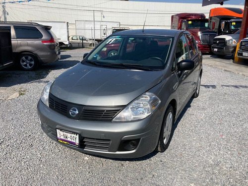 Imagen 12 de 14 de Nissan Tida 2017 Sedan Manual