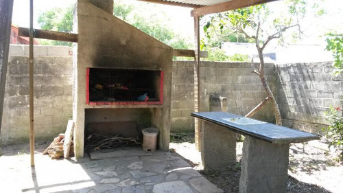 Casa A 200 M De La Playa Con Jardin Y Parrillero