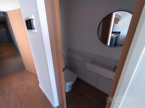 Venta De 2 Ambientes Al Frente Con Balcon En Palermo