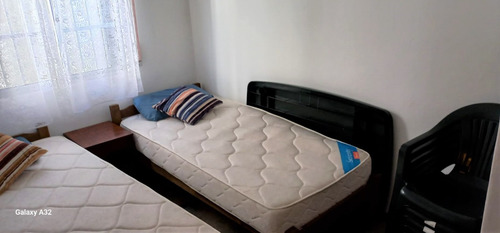 Inmobiliaria Costa Azul Vende Una Linda Casa Muy Cerca De La Playa De Costa Azul , De Tres Dormitorios Y Dos Baños.