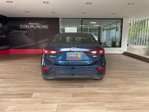 Mazda 3 Sedan 2.0L Touring MT