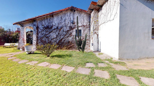 Imagen 5 de 22 de Casa - La Plata