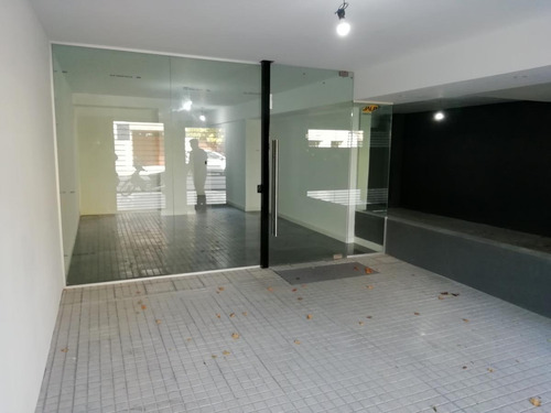 Imagen 8 de 9 de Hermoso Departamento De Un Dormitorio, Amplio, Luminoso, Con Balcón A La Calle Y A La Venta.