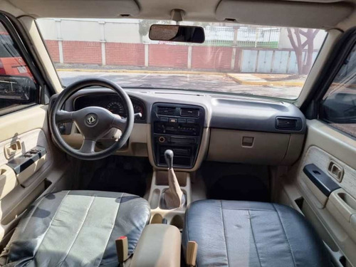 Imagen 7 de 10 de Dongfeng Zna 2014 4x2 Sincrónico