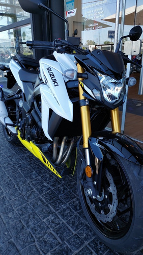 Imagen 21 de 25 de Suzuki Gsx-s 750 - El Regreso - No Kawa Z900, No Yamaha Jc